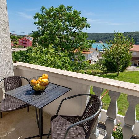 1 Bedroom Amazing Apartment In Kampor Dış mekan fotoğraf