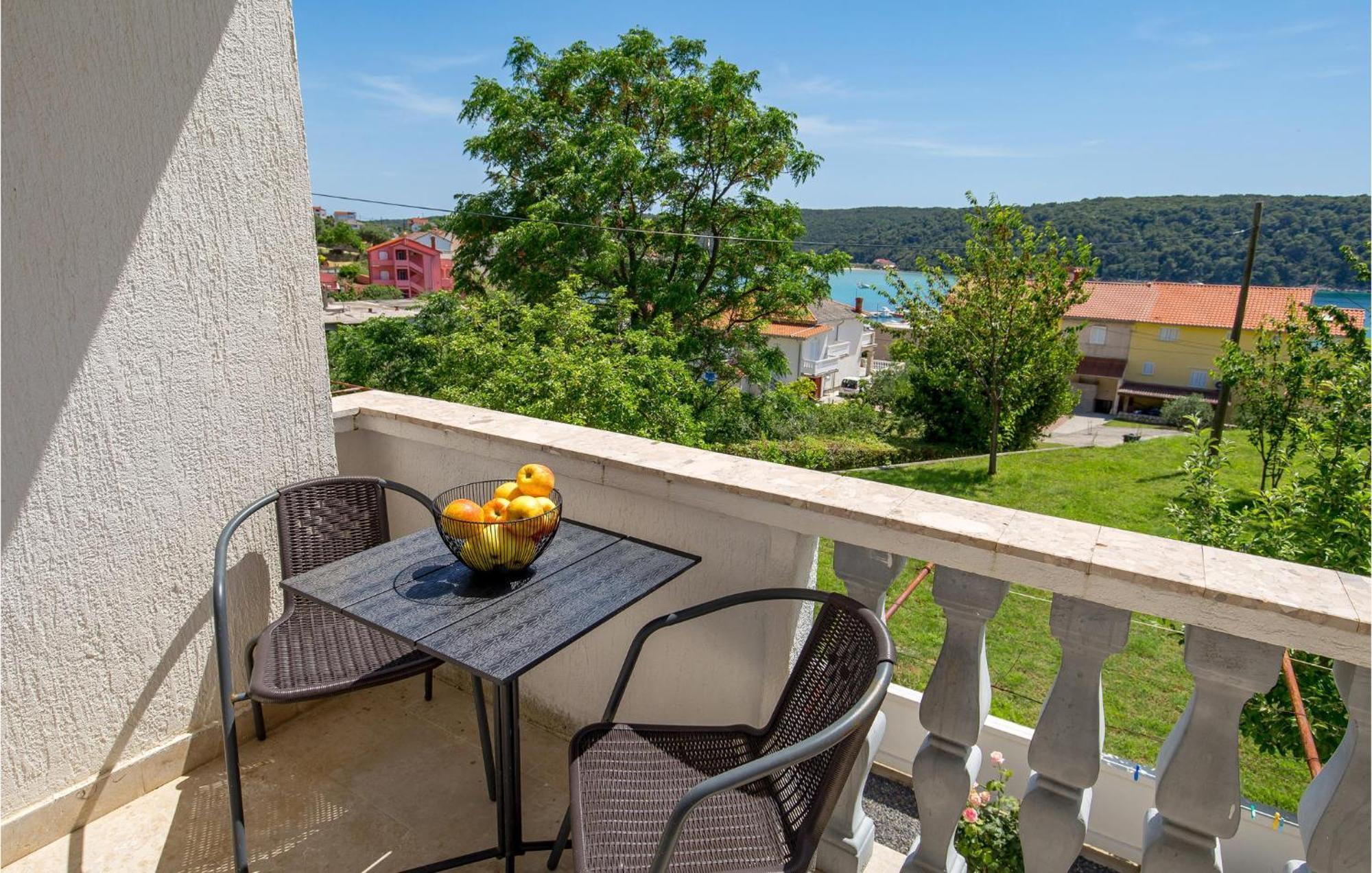 1 Bedroom Amazing Apartment In Kampor Dış mekan fotoğraf